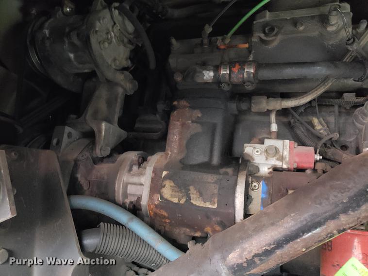 image for item AV9352 1997 Ford L9000 semi truck