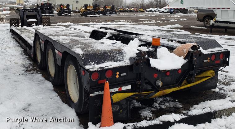 image for item AV9354 2003 Etnyre DRTNSSTD3 low boy equipment trailer