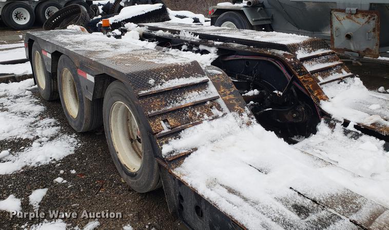 image for item AV9354 2003 Etnyre DRTNSSTD3 low boy equipment trailer