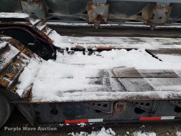 image for item AV9354 2003 Etnyre DRTNSSTD3 low boy equipment trailer