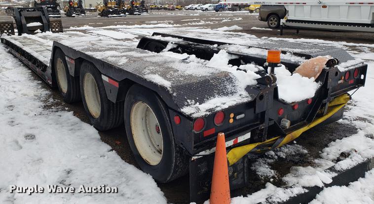 image for item AV9354 2003 Etnyre DRTNSSTD3 low boy equipment trailer