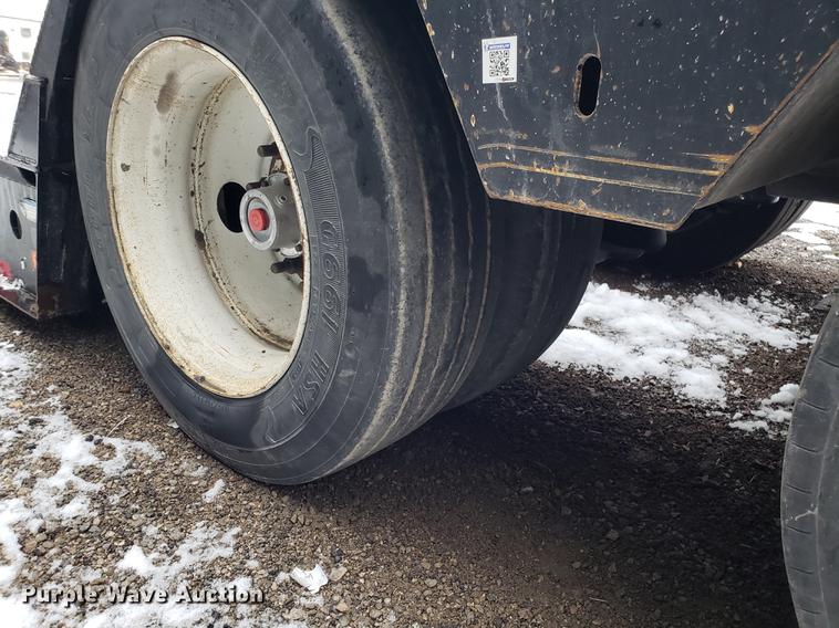 image for item AV9354 2003 Etnyre DRTNSSTD3 low boy equipment trailer