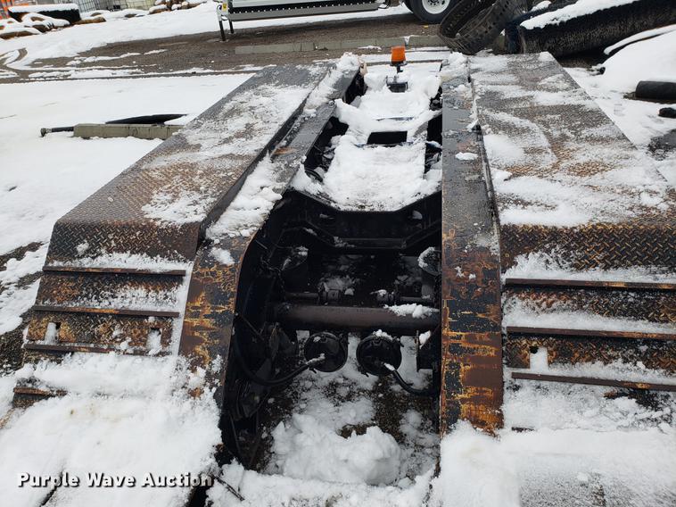 image for item AV9354 2003 Etnyre DRTNSSTD3 low boy equipment trailer