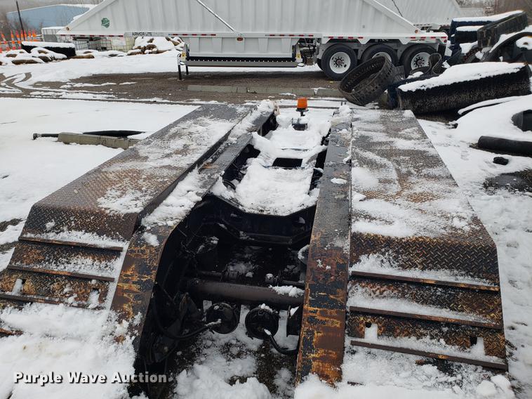 image for item AV9354 2003 Etnyre DRTNSSTD3 low boy equipment trailer