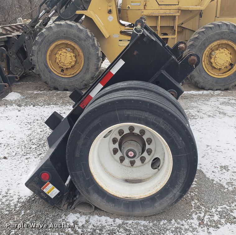 image for item AV9354 2003 Etnyre DRTNSSTD3 low boy equipment trailer