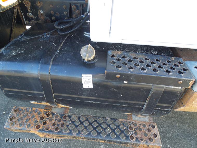 image for item DB2161 2005 GMC C7500 dump truck