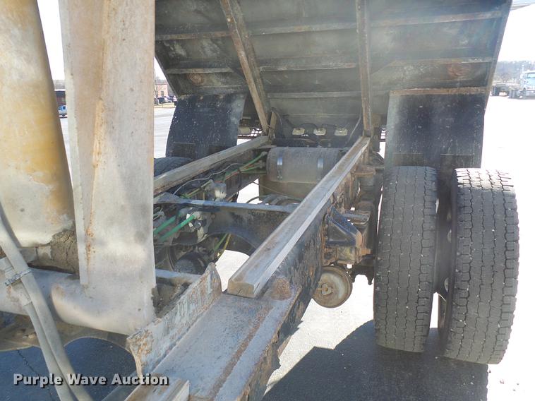 image for item DB2161 2005 GMC C7500 dump truck