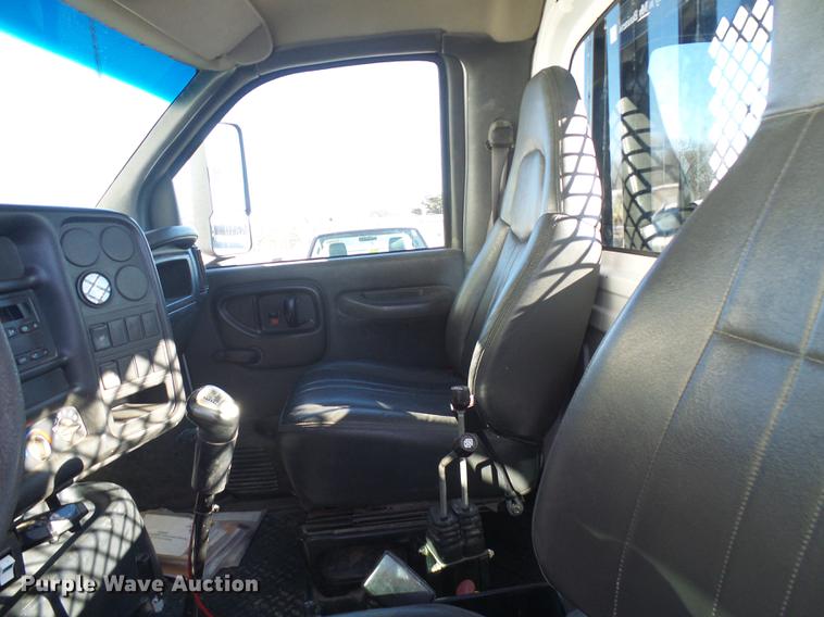 image for item DB2161 2005 GMC C7500 dump truck