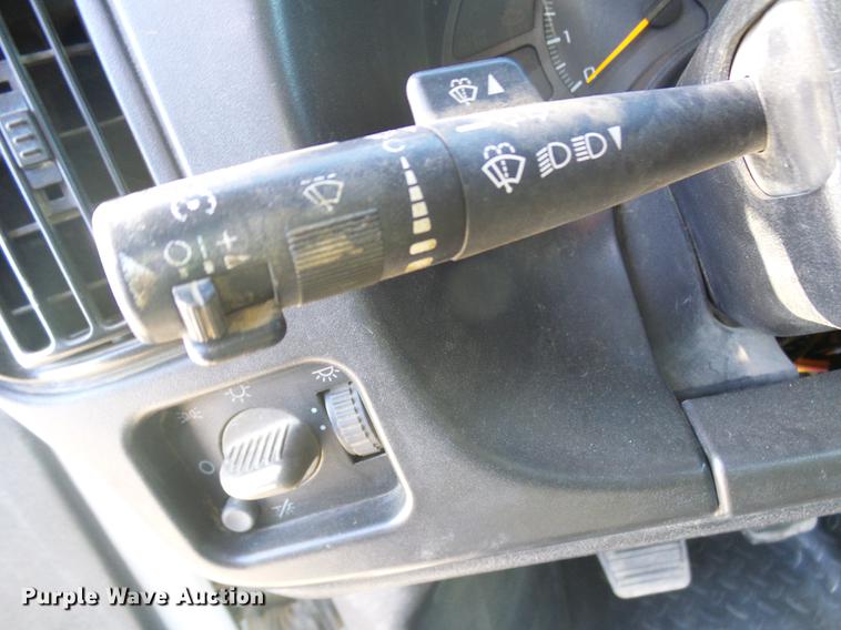 image for item DB2161 2005 GMC C7500 dump truck