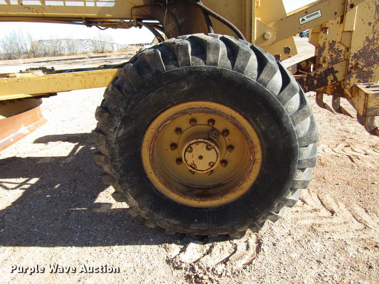 image for item DB6915 1986 Fiat-Allis FG85 motor grader