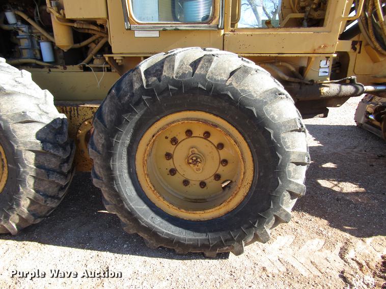 image for item DB6915 1986 Fiat-Allis FG85 motor grader