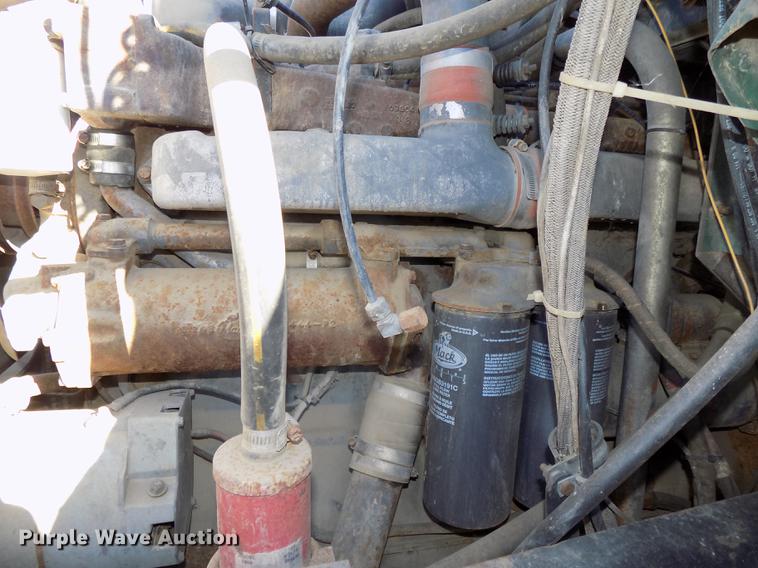 image for item DB8529 1984 Mack DM685S truck cab and chassis