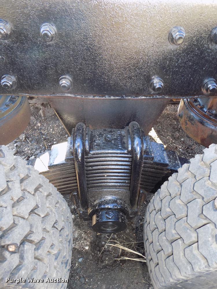 image for item DB8529 1984 Mack DM685S truck cab and chassis