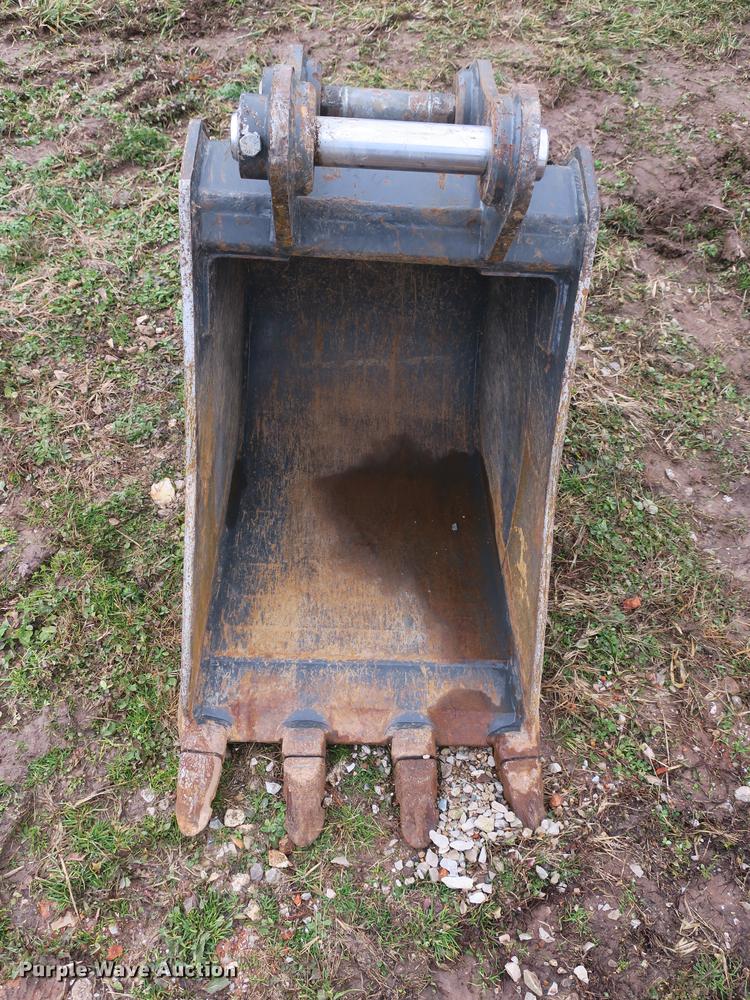 image for item DB8914 2017 Case CX60C mini excavator