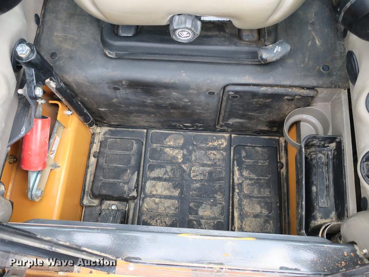 image for item DB8915 2016 Case TV380 skid steer