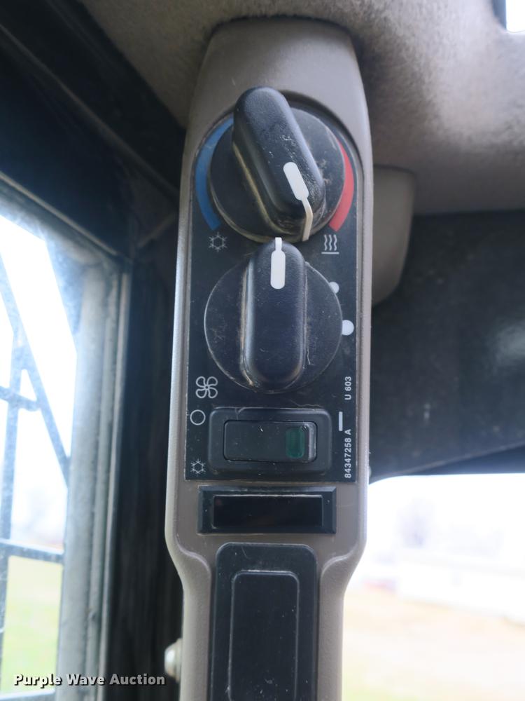 image for item DB8915 2016 Case TV380 skid steer