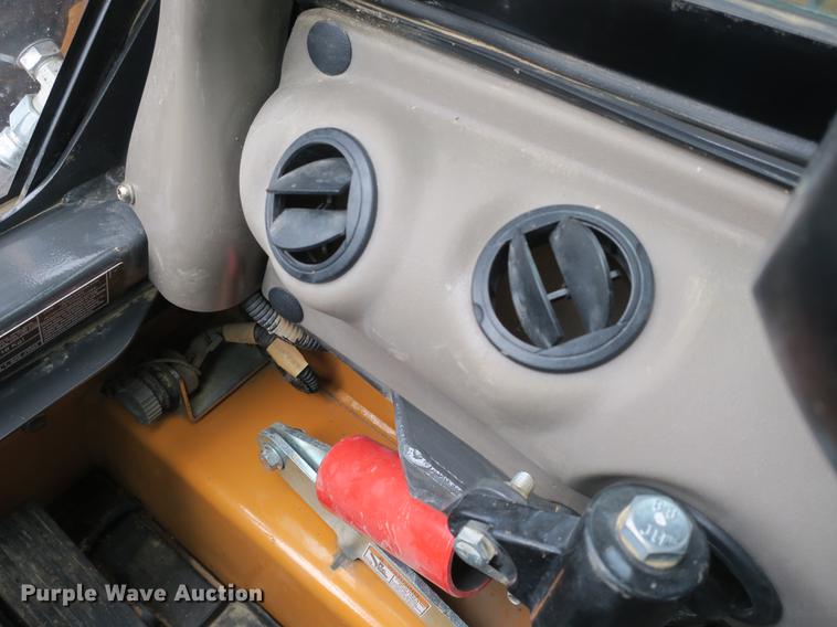 image for item DB8915 2016 Case TV380 skid steer