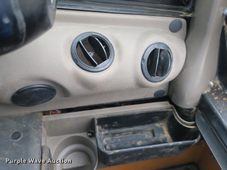 image for item DB8915 2016 Case TV380 skid steer