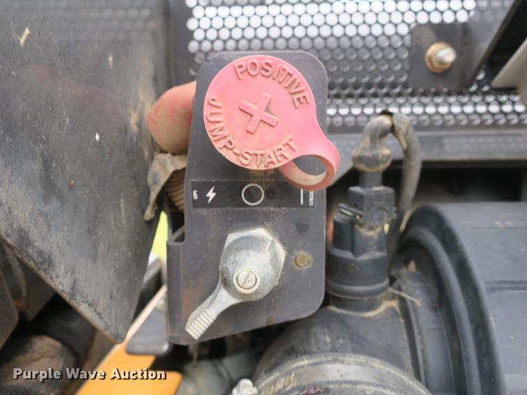 image for item DB8915 2016 Case TV380 skid steer