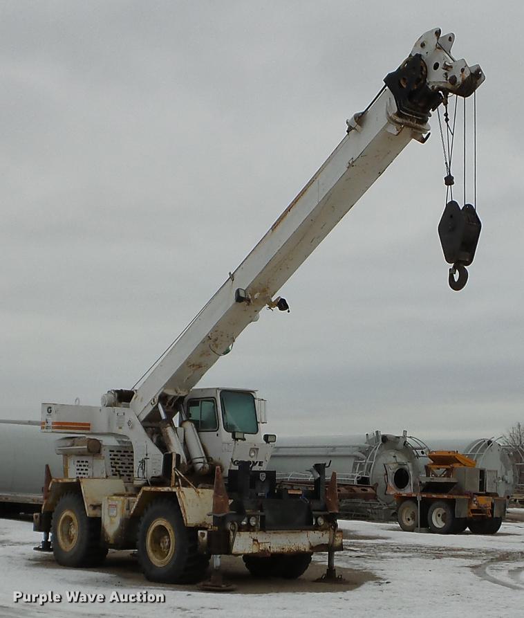 image for item DC4694 1984 Grove 527.5 crane