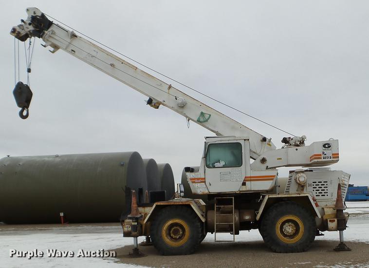 image for item DC4694 1984 Grove 527.5 crane