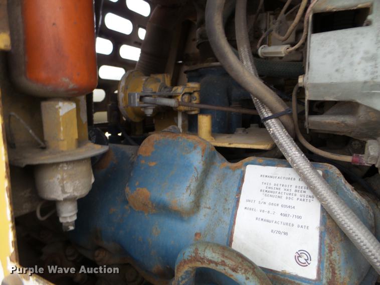 image for item DC4694 1984 Grove 527.5 crane