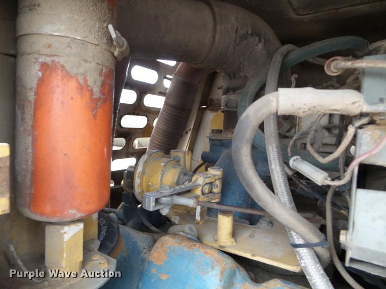 image for item DC4694 1984 Grove 527.5 crane