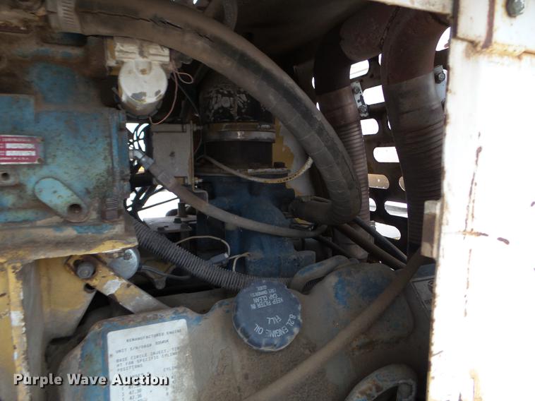 image for item DC4694 1984 Grove 527.5 crane