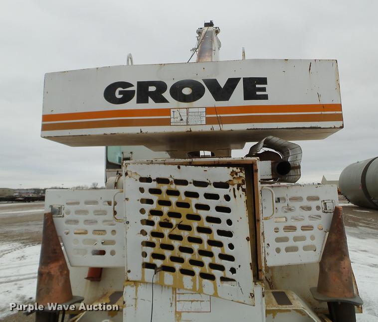 image for item DC4694 1984 Grove 527.5 crane