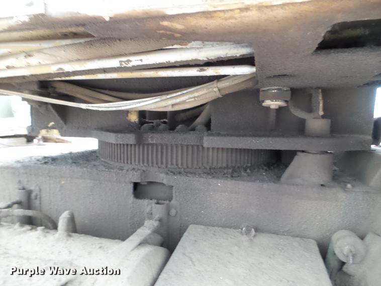 image for item DC4694 1984 Grove 527.5 crane