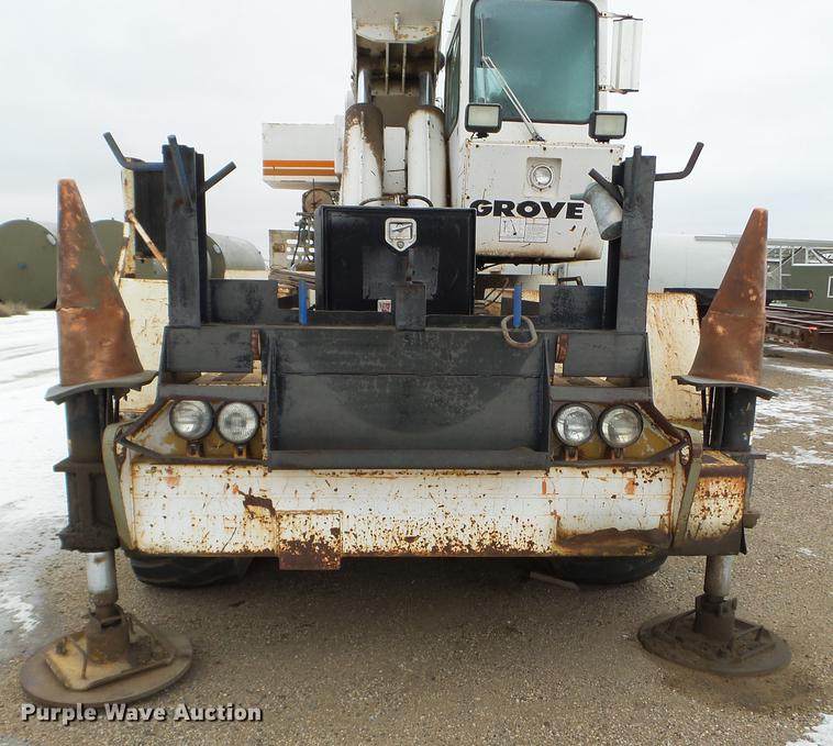 image for item DC4694 1984 Grove 527.5 crane