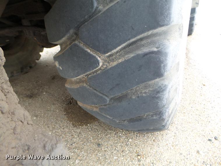 image for item DC4694 1984 Grove 527.5 crane