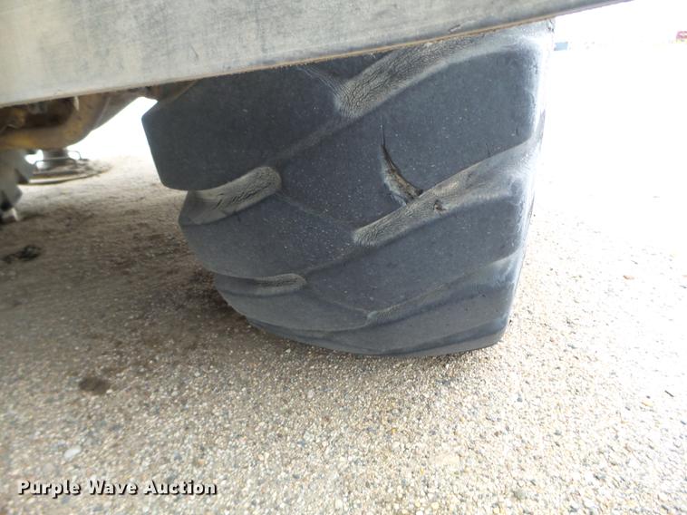 image for item DC4694 1984 Grove 527.5 crane