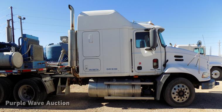 image for item DD3564 2001 Mack Vision 460 semi truck