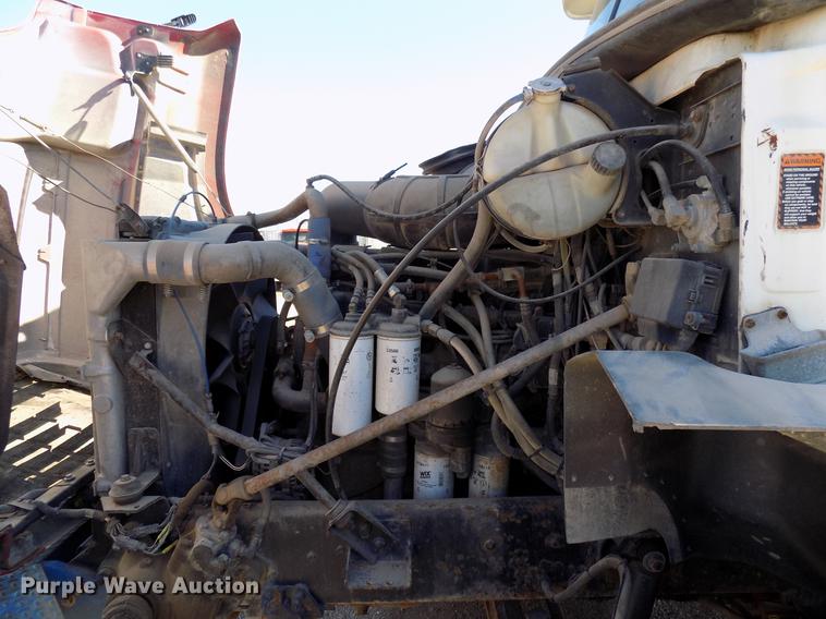 image for item DD3564 2001 Mack Vision 460 semi truck