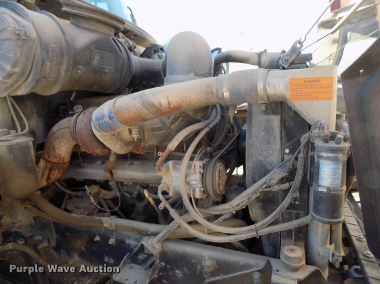 image for item DD3564 2001 Mack Vision 460 semi truck