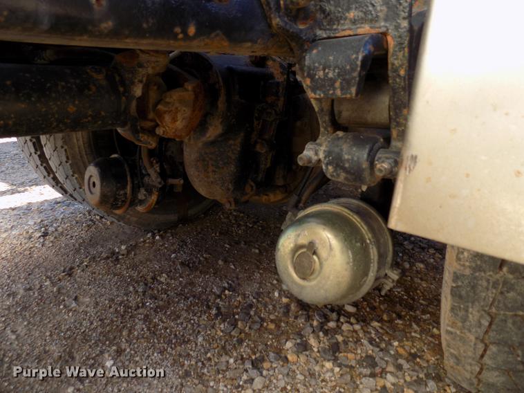 image for item DD3564 2001 Mack Vision 460 semi truck