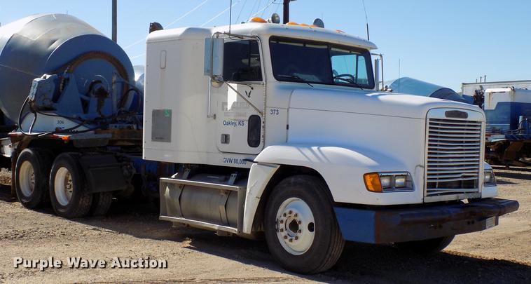 image for item DD3566 1995 Freightliner FLD semi truck