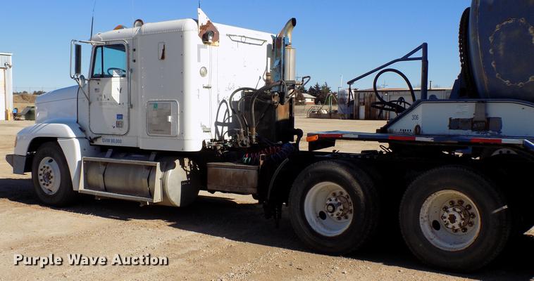 image for item DD3566 1995 Freightliner FLD semi truck