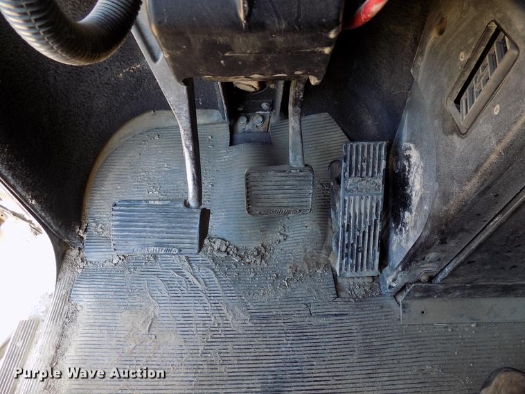 image for item DD3566 1995 Freightliner FLD semi truck