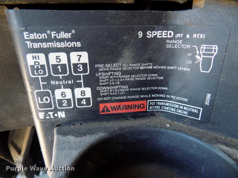 image for item DD3566 1995 Freightliner FLD semi truck