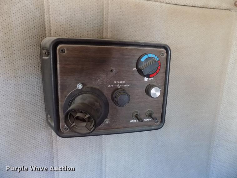 image for item DD3566 1995 Freightliner FLD semi truck