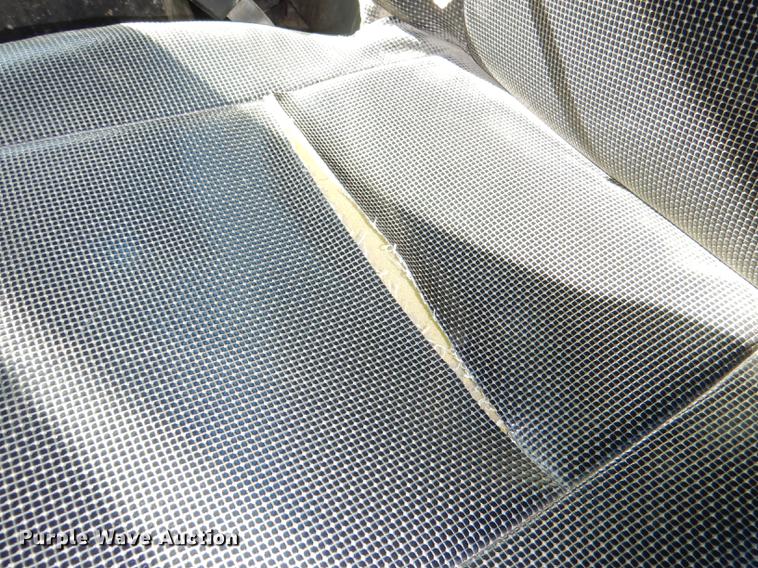 image for item DD8976 1995 International Paystar 5000 truck cab and chassis