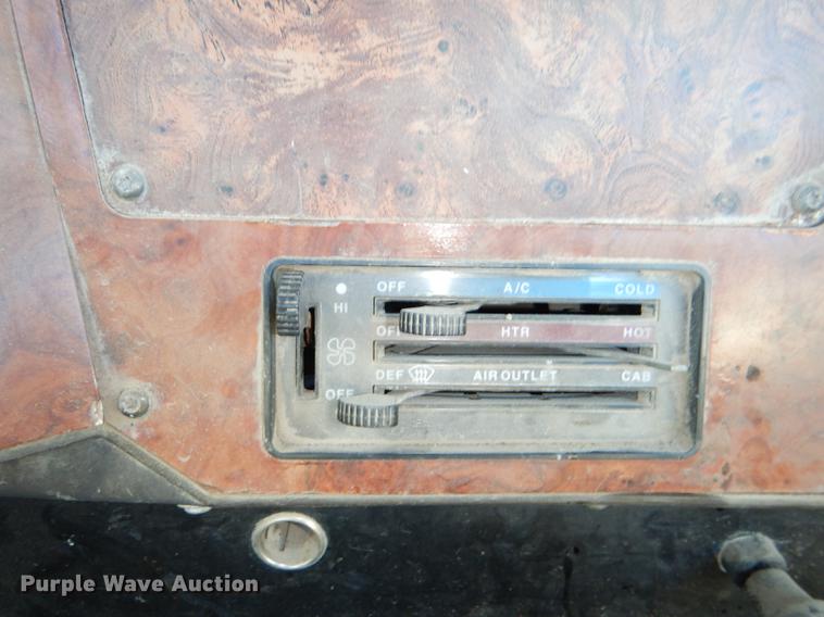 image for item DD8976 1995 International Paystar 5000 truck cab and chassis