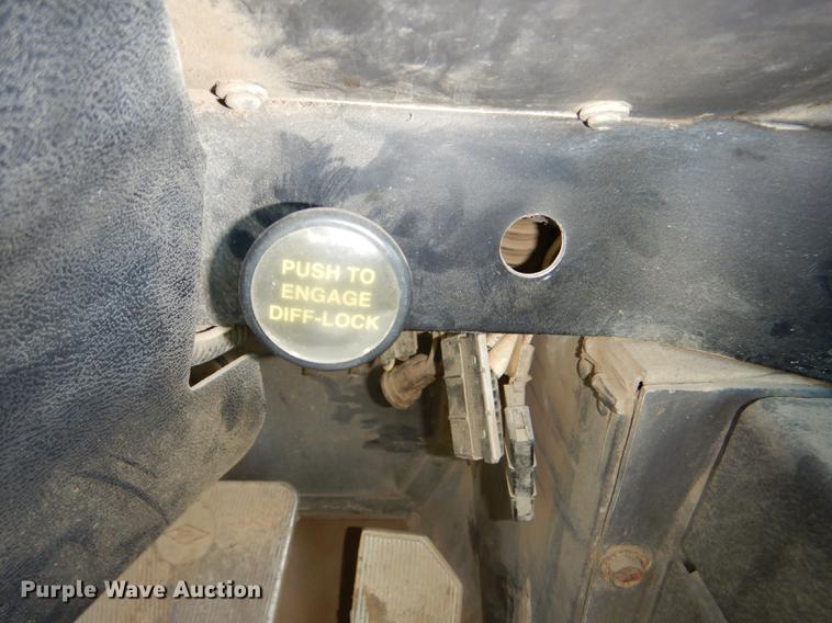 image for item DD8976 1995 International Paystar 5000 truck cab and chassis