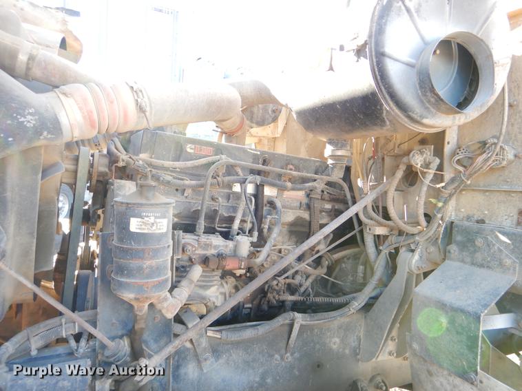 image for item DD8976 1995 International Paystar 5000 truck cab and chassis