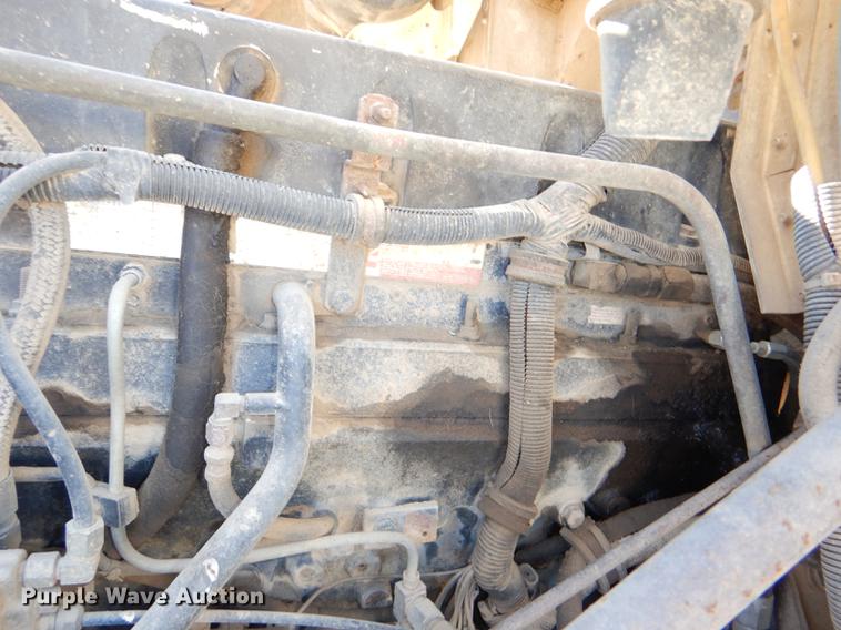 image for item DD8976 1995 International Paystar 5000 truck cab and chassis