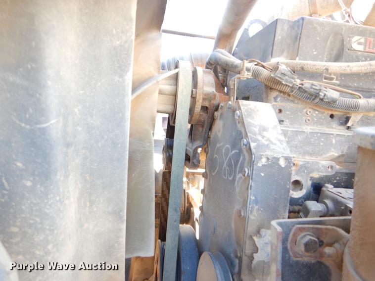 image for item DD8976 1995 International Paystar 5000 truck cab and chassis