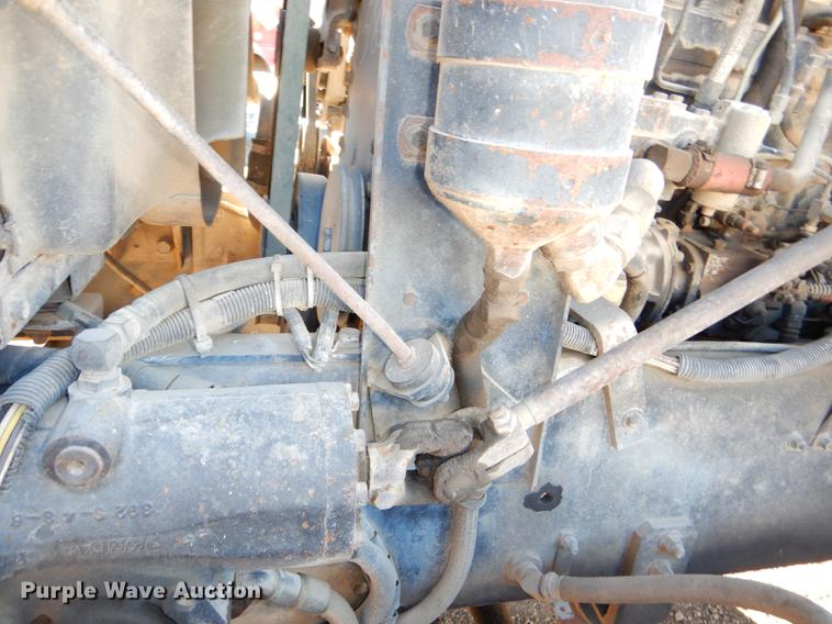 image for item DD8976 1995 International Paystar 5000 truck cab and chassis