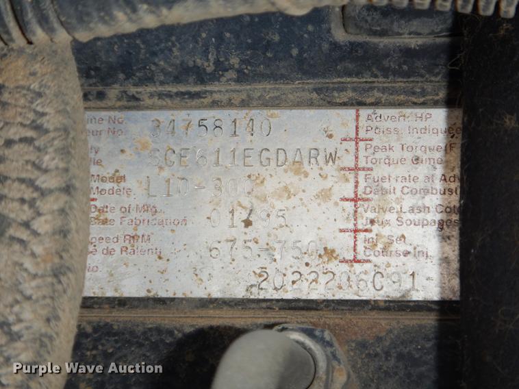 image for item DD8976 1995 International Paystar 5000 truck cab and chassis